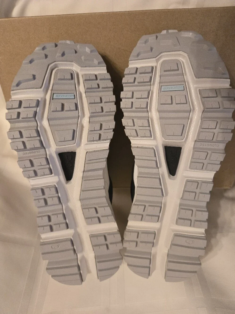 Kids' Cloudhero Mid Waterproof Shoe, 3.5 Youth